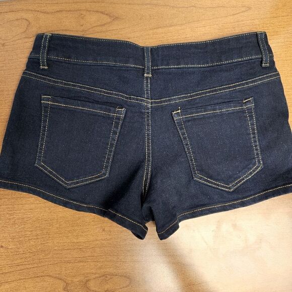 NWT Forever 21 size 28 indigo denim shorts - Picture 3 of 3